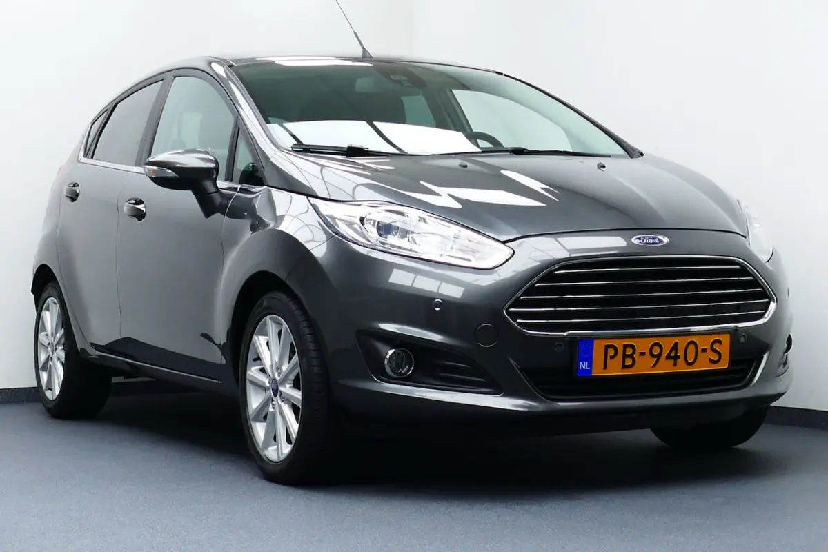 1.0 100pk EcoBoost Titanium. Navi, Clima, Cruise, 16"LMV, Park Sensors V+A