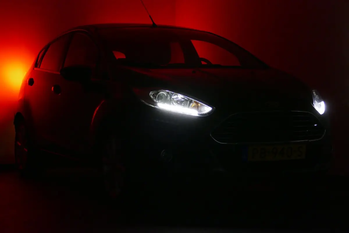 1.0 100pk EcoBoost Titanium. Navi, Clima, Cruise, 16"LMV, Park Sensors V+A