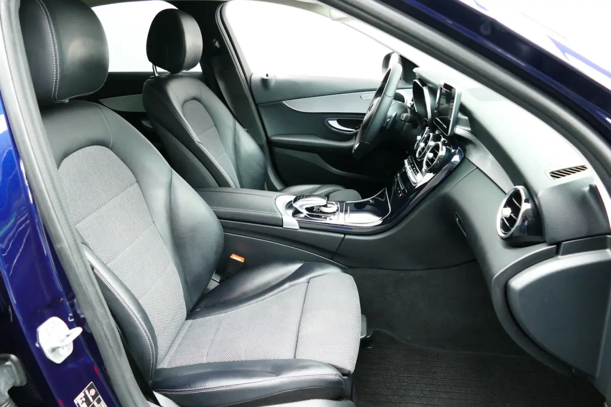 200 CDI Premium Plus. Half Leer, Led Koplampen, Stoelverw, Navi, 17"LMV