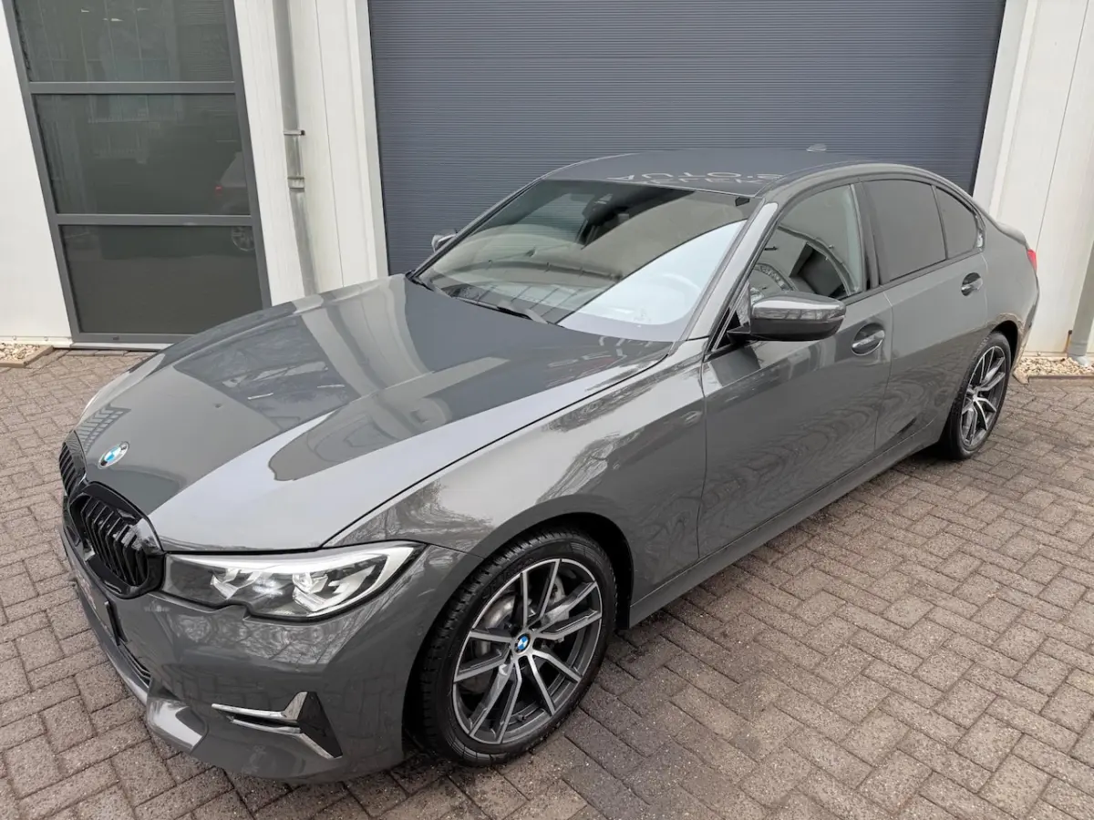330i Executive Edition M Aut. Leder/Head Up/LED/Car Play/Climate/Cruise/18 Inch/Camera/Key