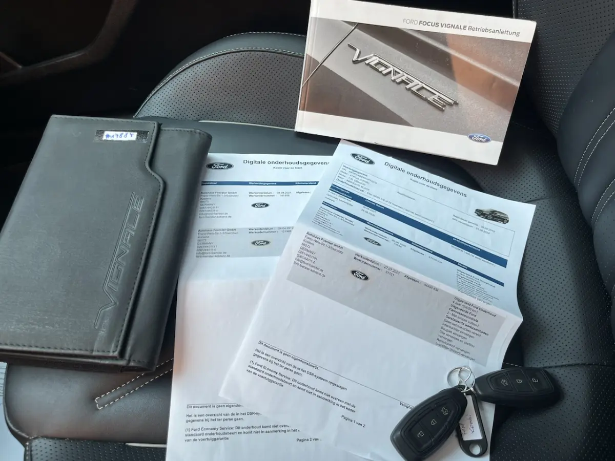 1.5 EcoBoost Vignale // LEDER+ELEK STOEL // SCHUIF-KANTELDAK // HEAD-UP DISPLAY // B&O SOU