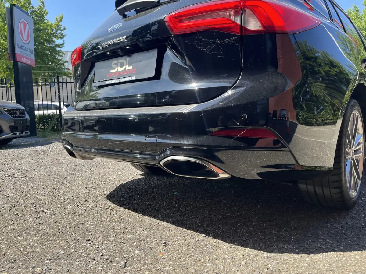 1.5 EcoBoost Vignale // LEDER+ELEK STOEL // SCHUIF-KANTELDAK // HEAD-UP DISPLAY // B&O SOU