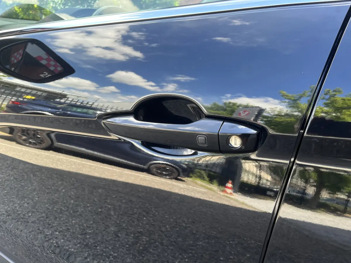 2.4 PHEV Intense // LED // CAMERA // KEYLESS // APPLE CARPLAY / ANDROID AUTO // CLIMA // S