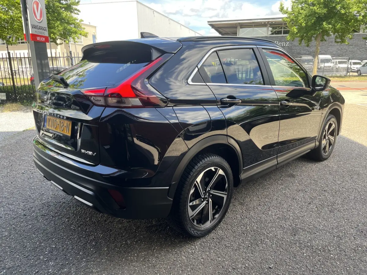 2.4 PHEV Intense // LED // CAMERA // KEYLESS // APPLE CARPLAY / ANDROID AUTO // CLIMA // S