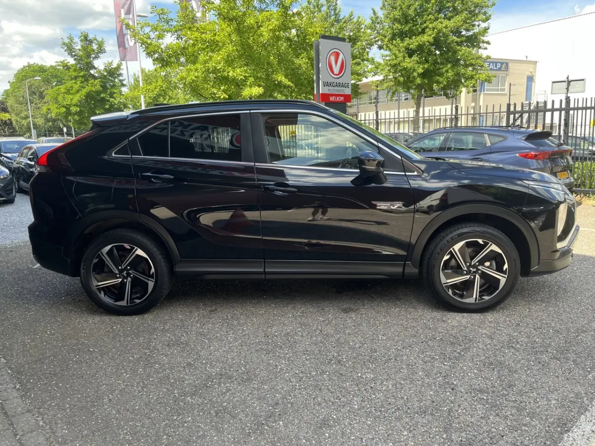 2.4 PHEV Intense // LED // CAMERA // KEYLESS // APPLE CARPLAY / ANDROID AUTO // CLIMA // S