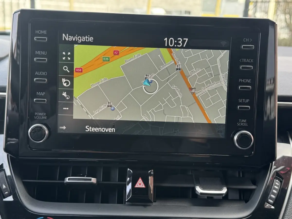 1.8 Hybrid Dynamic // FULL LED // NAVI // CAMERA // KEYLESS // ADAPTIVE CRUISE // PDC V+A