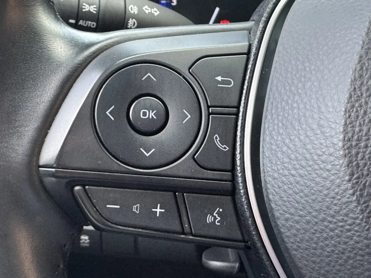 1.8 Hybrid Dynamic // FULL LED // NAVI // CAMERA // KEYLESS // ADAPTIVE CRUISE // PDC V+A