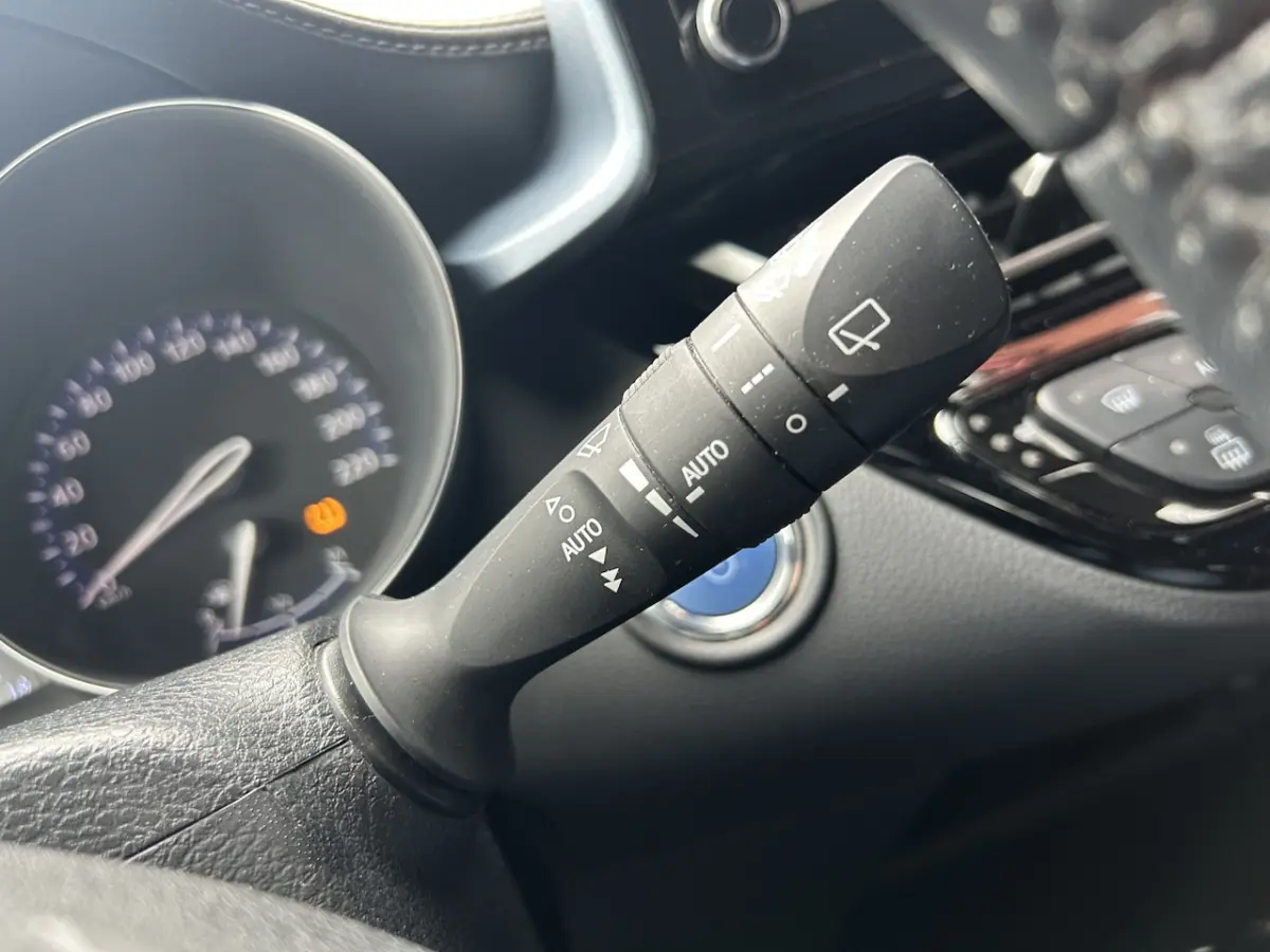 1.8 Hybrid Dynamic 58000KM Dealer Auto // FULL LED // APPLE CARPLAY / ANDROID AUTO // ADAP