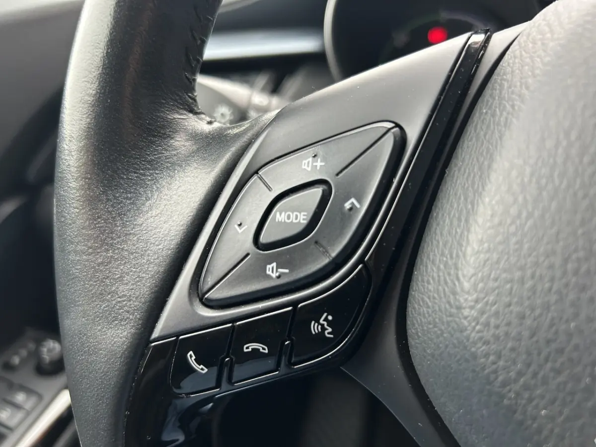 1.8 Hybrid Dynamic 58000KM Dealer Auto // FULL LED // APPLE CARPLAY / ANDROID AUTO // ADAP