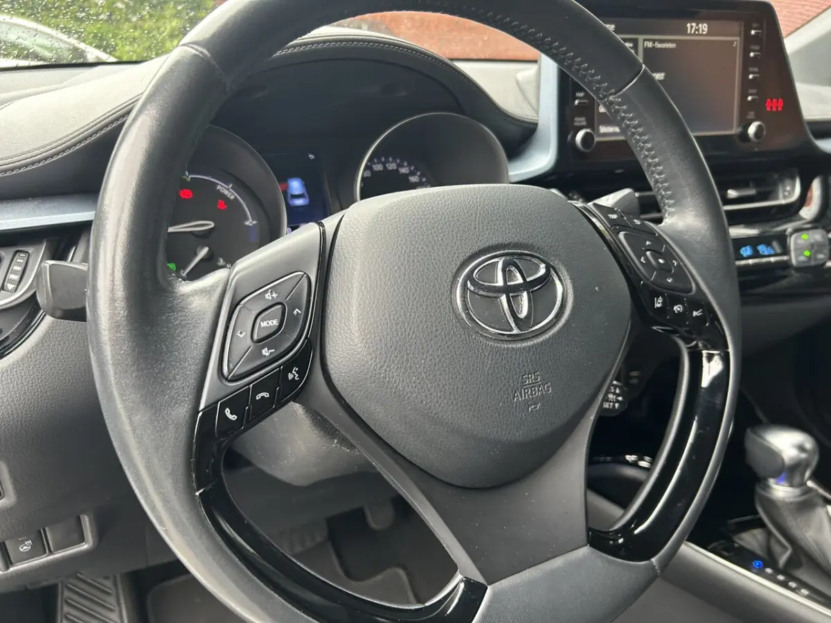 1.8 Hybrid Dynamic 58000KM Dealer Auto // FULL LED // APPLE CARPLAY / ANDROID AUTO // ADAP