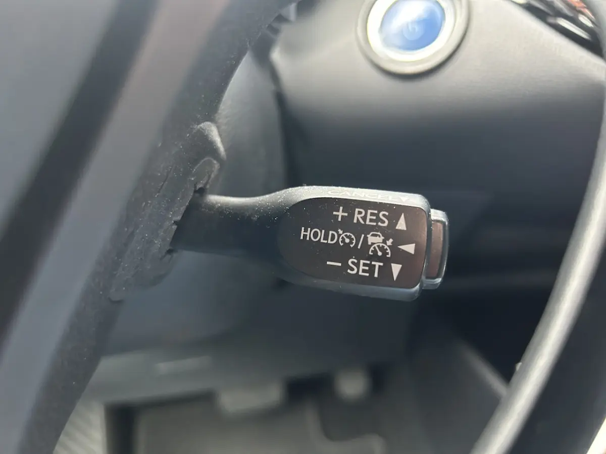 1.8 Hybrid Dynamic 58000KM Dealer Auto // FULL LED // APPLE CARPLAY / ANDROID AUTO // ADAP
