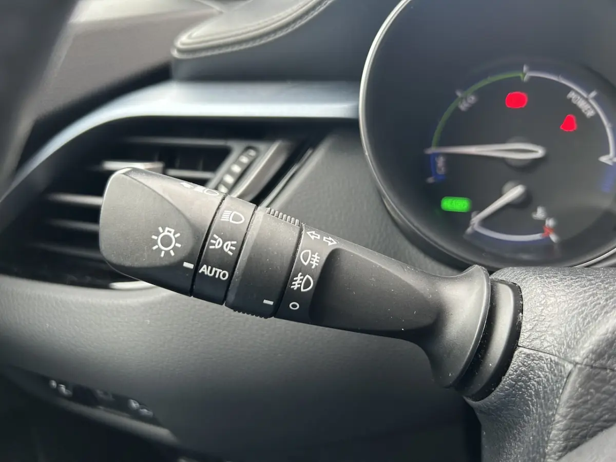1.8 Hybrid Dynamic 58000KM Dealer Auto // FULL LED // APPLE CARPLAY / ANDROID AUTO // ADAP