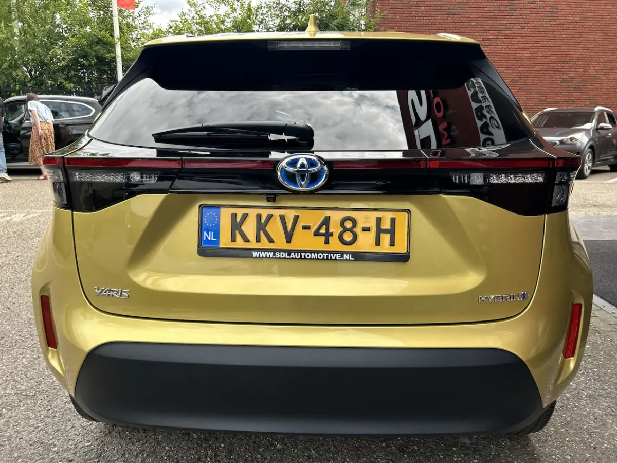 1.5 Hybrid First Edition // ADAPT. CRUISE // LED // KEYLESS // CAMERA // NAVI+CARPLAY //
