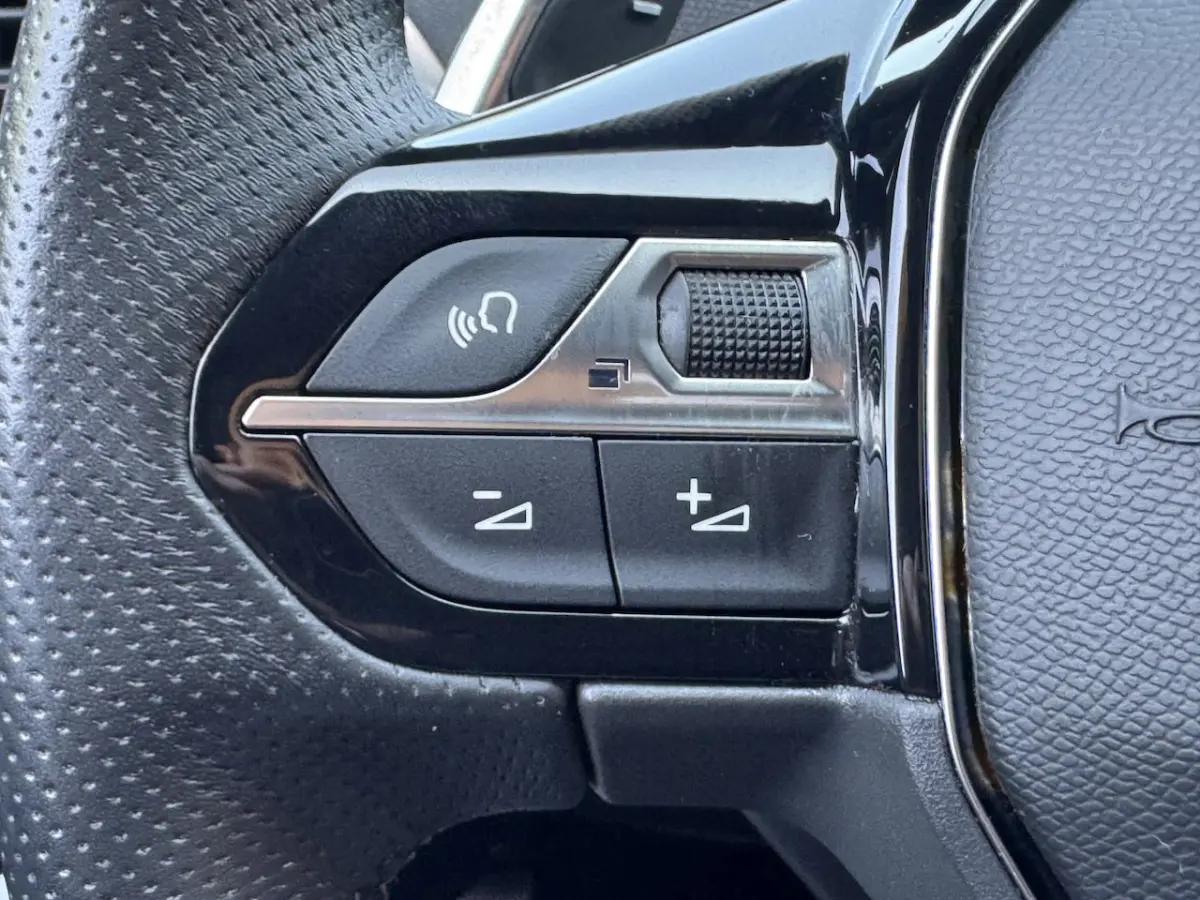 1.6 HYbrid 225 GT // SCHUIF-KANTELDAK // ADAPT. CRUISE // DODEHOEK // ELEK. ACHTERKLEP //