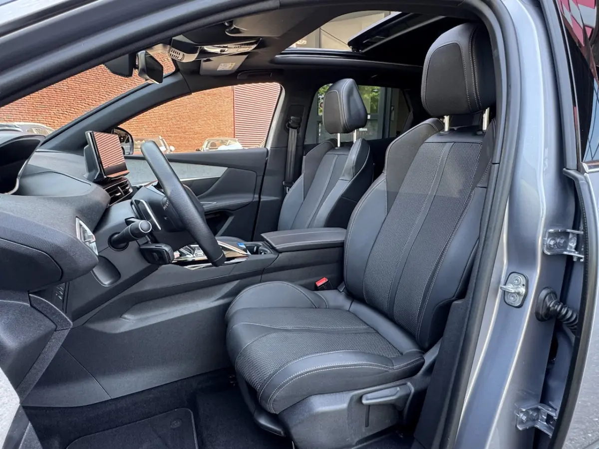 1.6 HYbrid 225 GT // SCHUIF-KANTELDAK // ADAPT. CRUISE // DODEHOEK // ELEK. ACHTERKLEP //