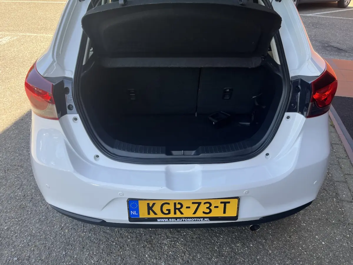 2 1.5 Skyactiv-G Comfort // LED // NAVI + CARPLAY // PDC // CRUISE // STOELVERWARMING