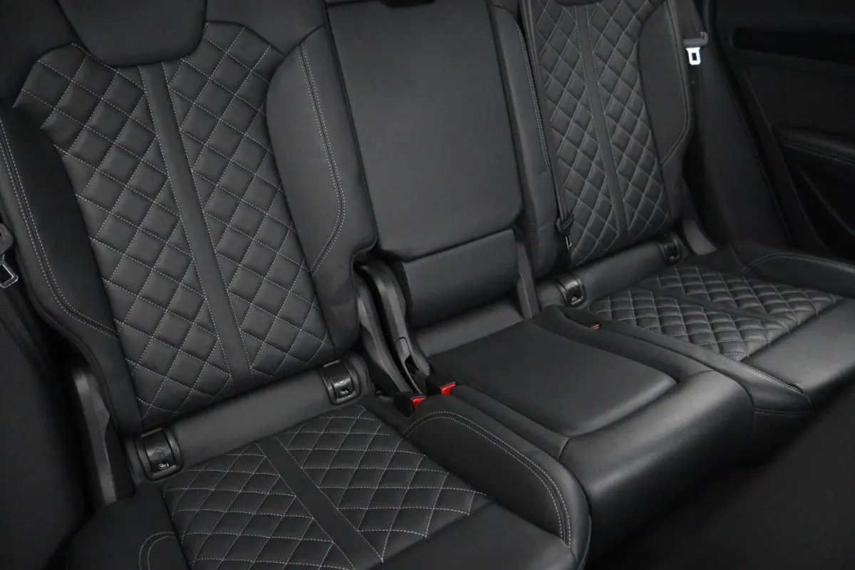55 TFSI e S-Line Competition | 21 Inch | RS Stoelen | Luchtvering |