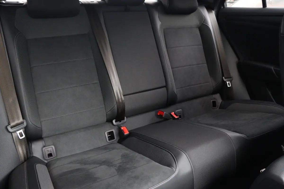 1.5 TSI R-Line | ACC | Camera | Trekhaak | Fabrieksgarantie