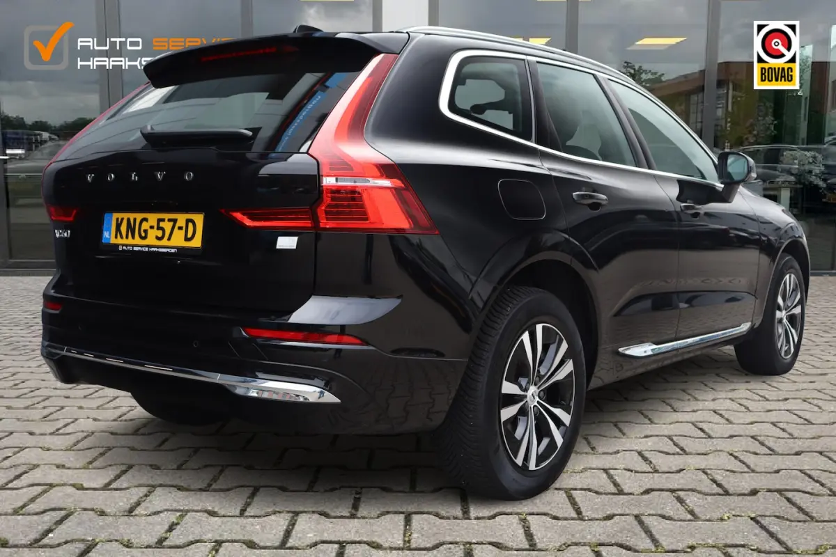 2.0 T6 Plug-in hybrid AWD Essential Bright | Pano | Leder | Camera |