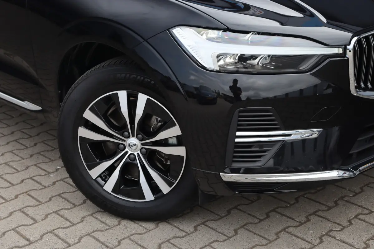 2.0 T6 Plug-in hybrid AWD Essential Bright | Pano | Leder | Camera |