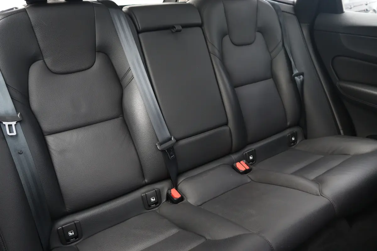 2.0 T6 Plug-in hybrid AWD Essential Bright | Pano | Leder | Camera |