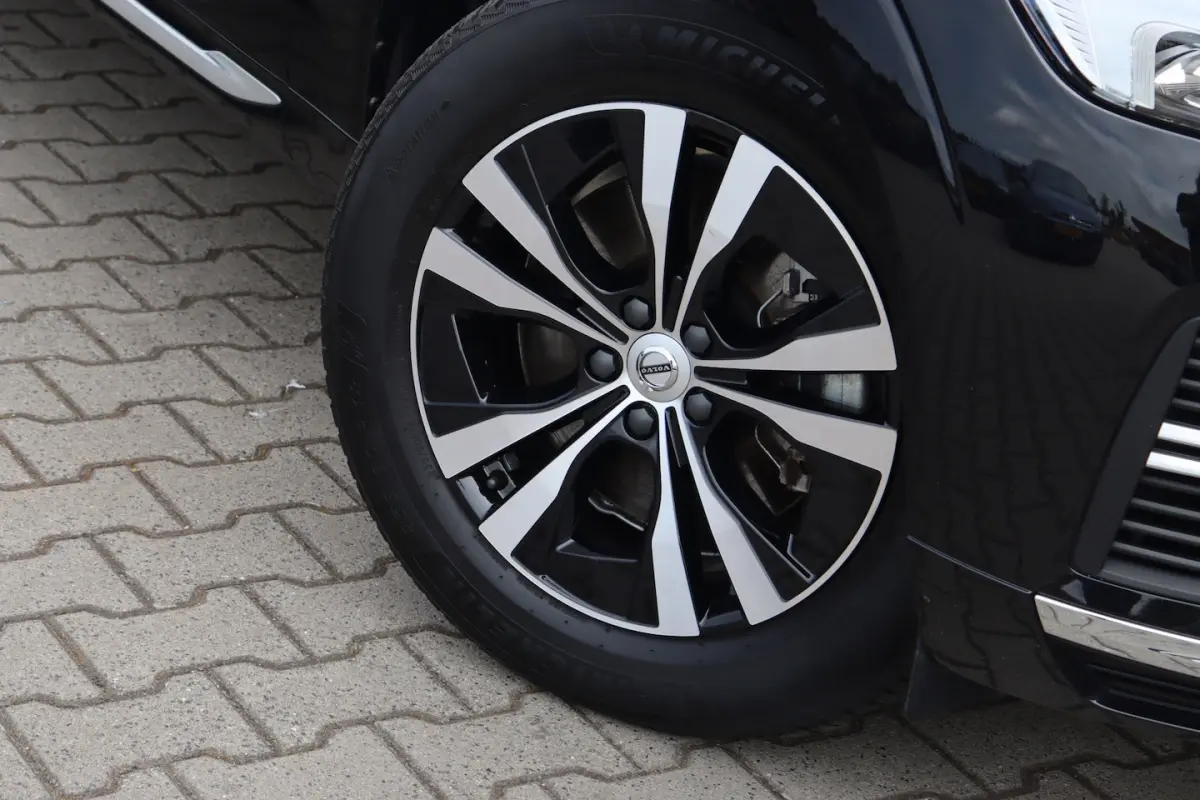 2.0 T6 Plug-in hybrid AWD Essential Bright | Pano | Leder | Camera |