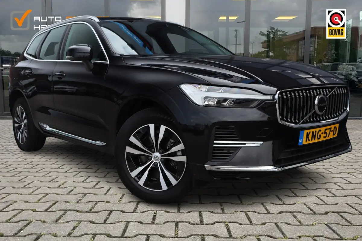 2.0 T6 Plug-in hybrid AWD Essential Bright | Pano | Leder | Camera |