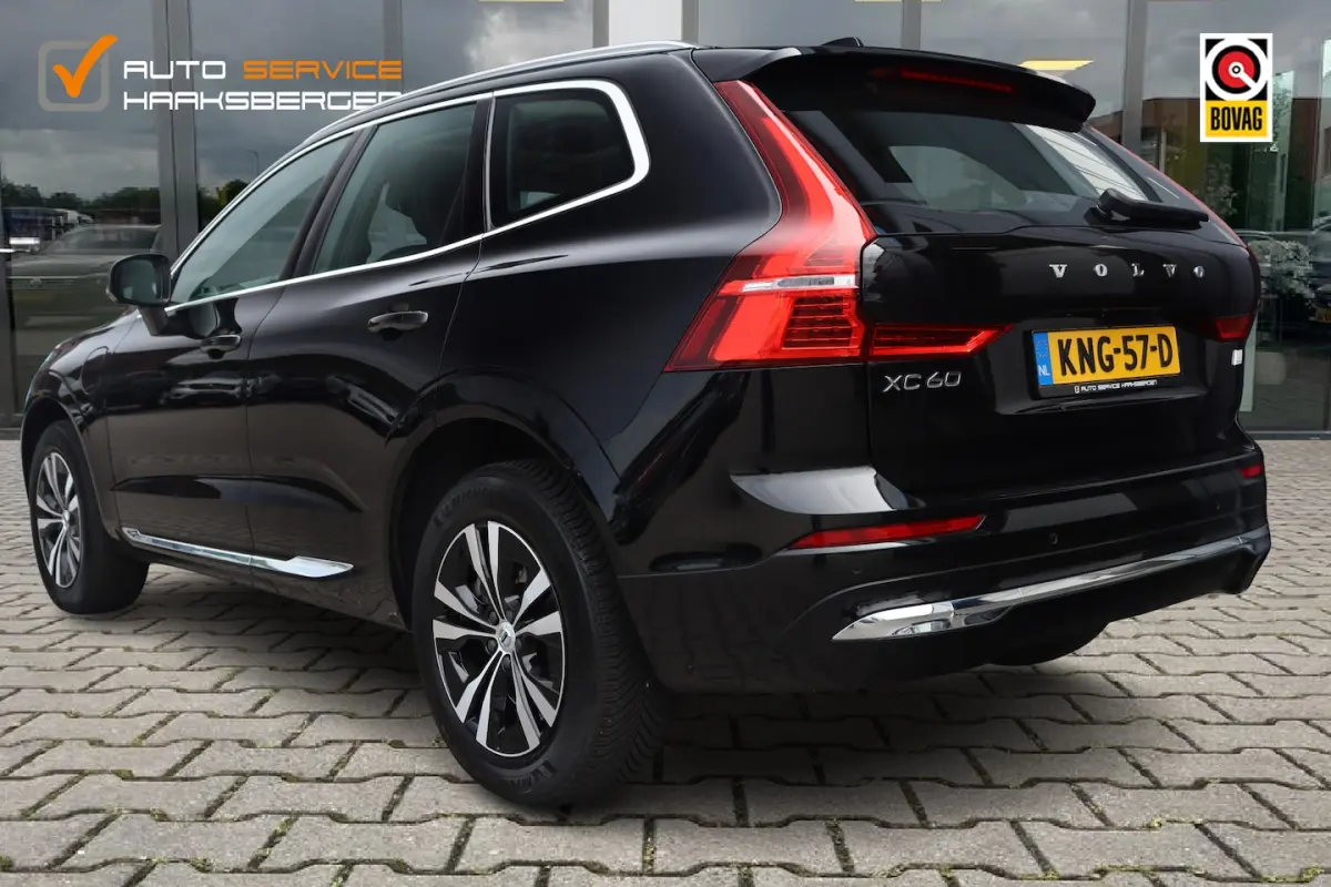 2.0 T6 Plug-in hybrid AWD Essential Bright | Pano | Leder | Camera |