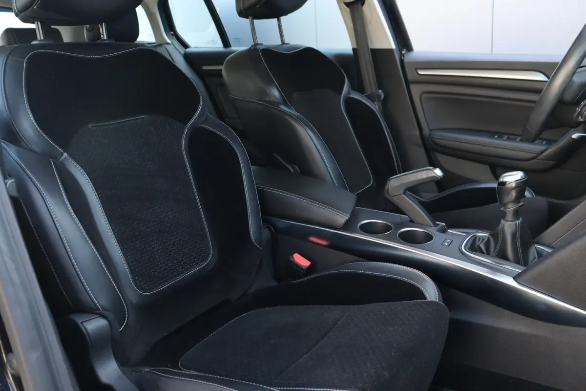 1.2 TCe Zen | Keyless | DAB | Leder/Alcantara |