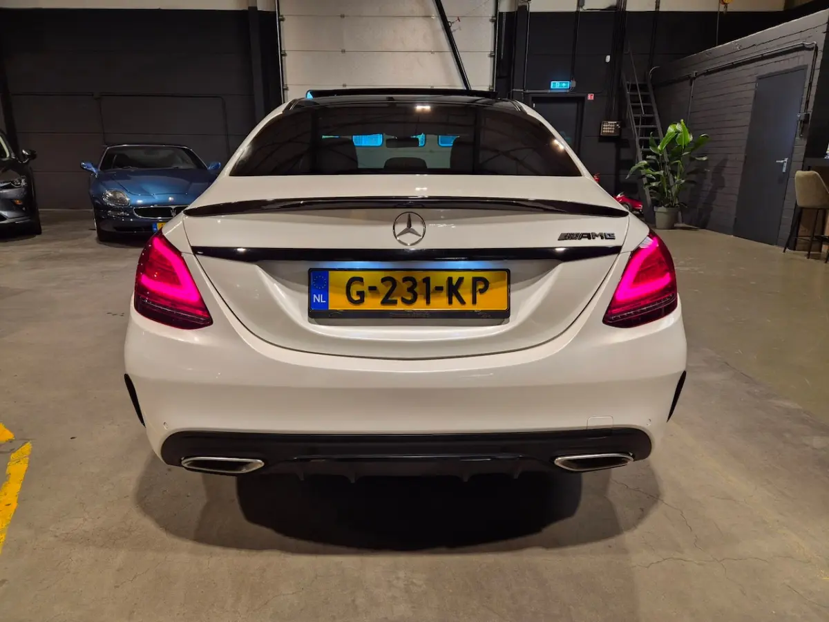 180 - AMG Pakket - Panodak - Camera - Stoelverwarming - Afneembare trekhaak