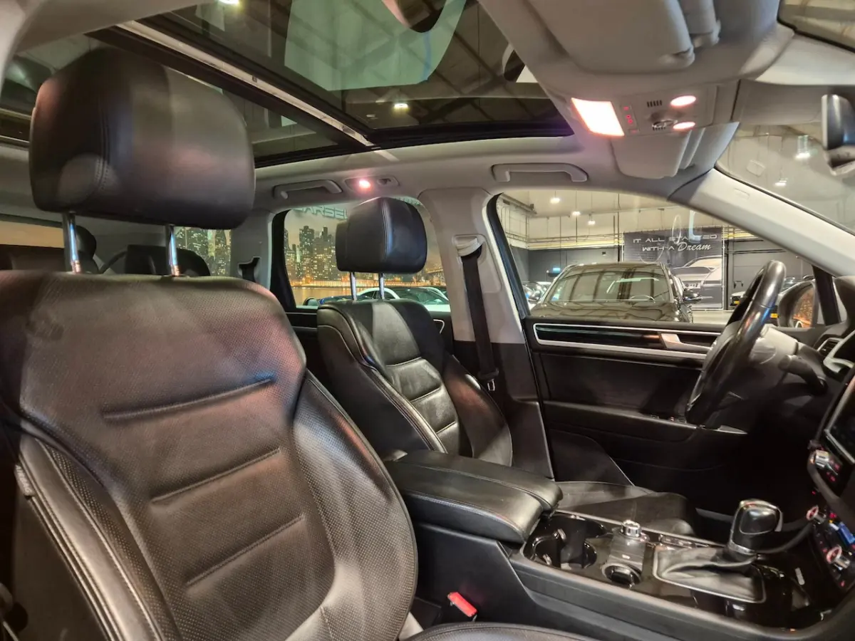 3.0 TSI Hybrid High Edition - Panoramadak - Leder - Stoelverw en Koeling - Elektr klep - E