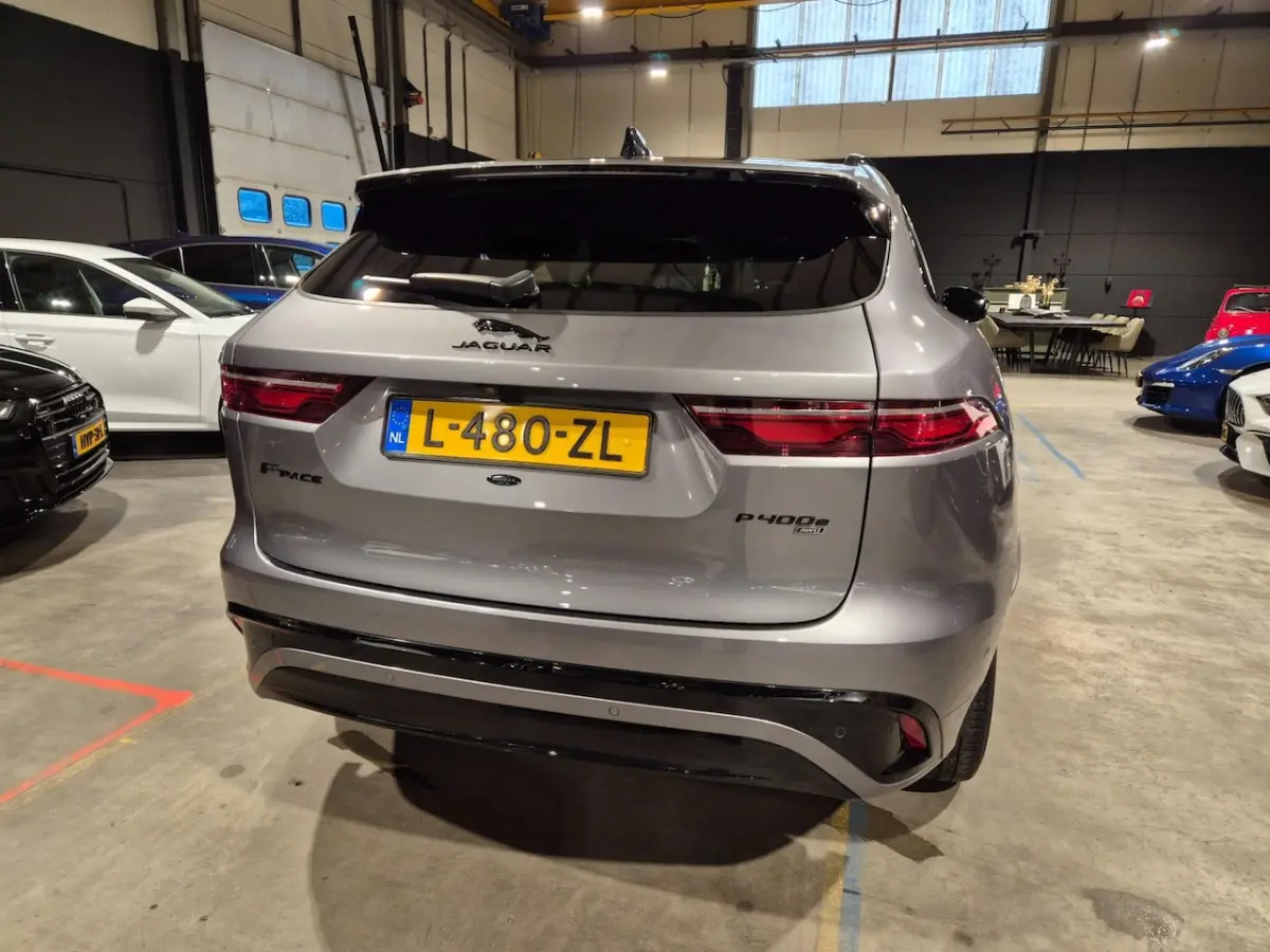2.0 P400e PHEV HSE R-Dynamic - Panoramadak - Meridian Surround - Memorystoelen - Incl BTW