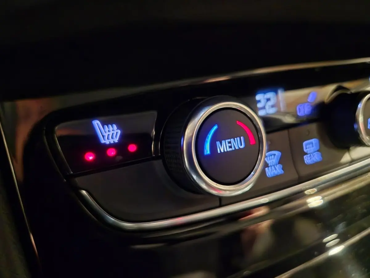 1.2 Turbo Business Edition - Navigatie - CarPlay - Camera - Airco - Cruise - Stoelverw - N