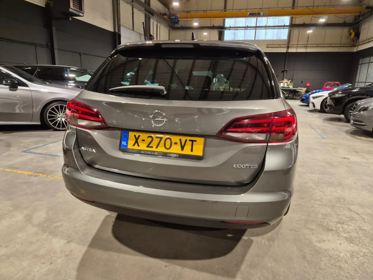 1.0 Turbo Innovation - Navigatie - CarPlay - Stoel en Stuurverwarming - Keyless - Elektr k