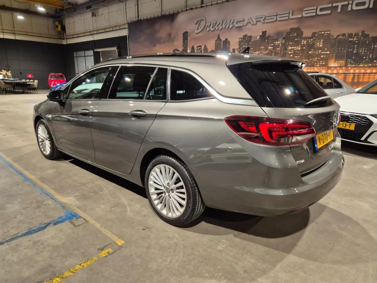 1.0 Turbo Innovation - Navigatie - CarPlay - Stoel en Stuurverwarming - Keyless - Elektr k