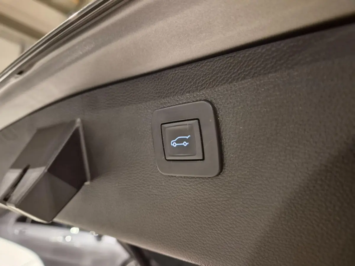 1.0 Turbo Innovation - Navigatie - CarPlay - Stoel en Stuurverwarming - Keyless - Elektr k