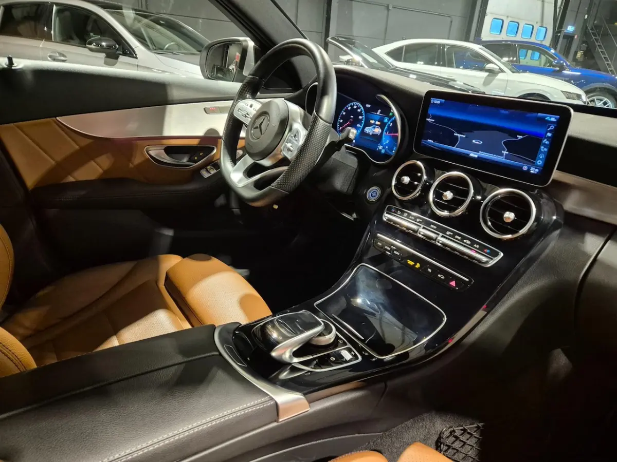 180 Business Solution AMG - Panoramadak - Leder - Navi - Camera - NL Auto - Incl BTW