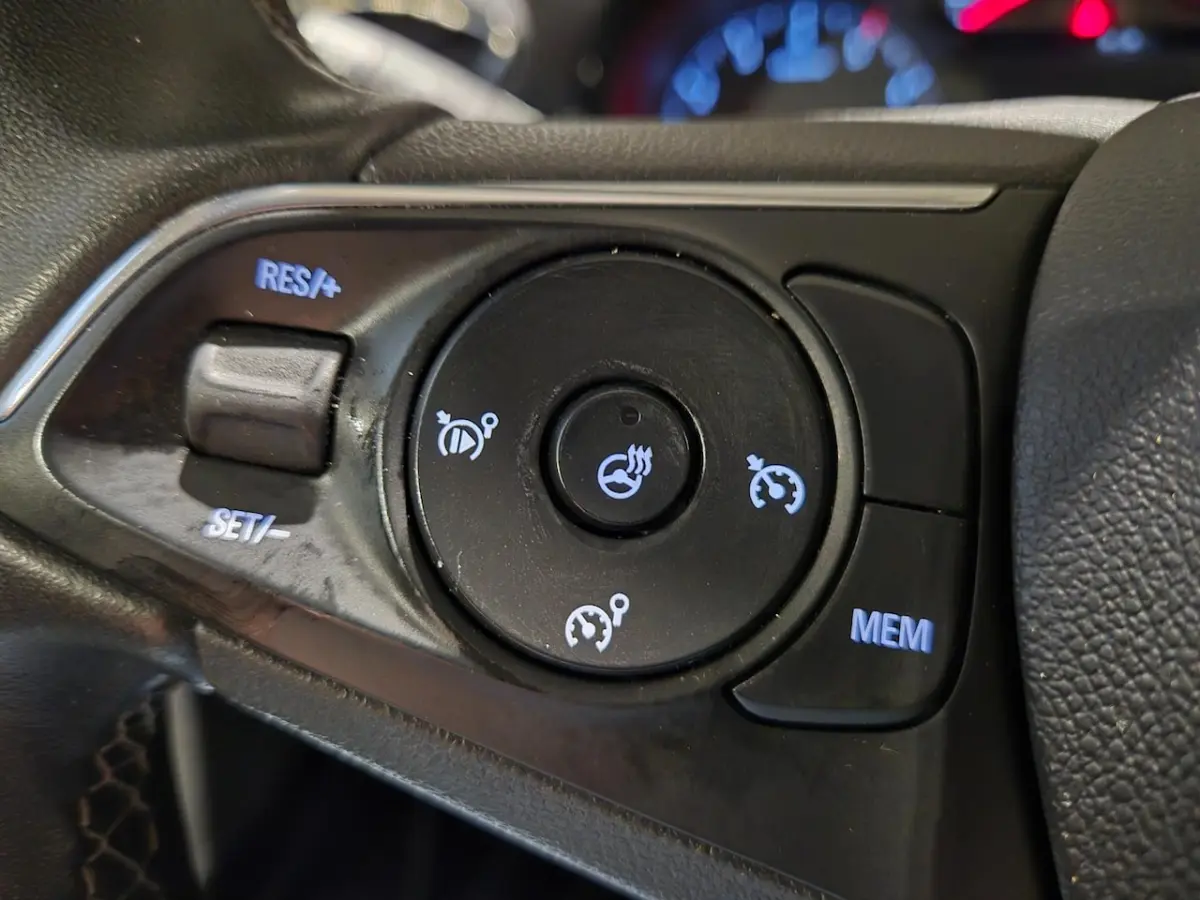 1.2 Turbo 120 Jaar Edition - 110 pk - CarPlay - Cruise - Stoelverwarming - Incl BTW