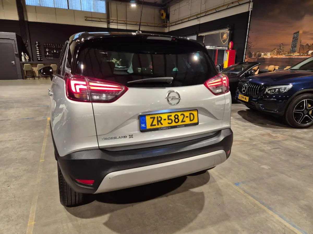 1.2 Turbo 120 Jaar Edition - 110 pk - CarPlay - Cruise - Stoelverwarming - Incl BTW