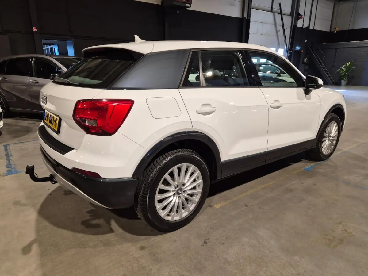 1.6 TDI Design Pro Line - Automaat - Navigatie - PDC - Stoelverw - Trekhaak