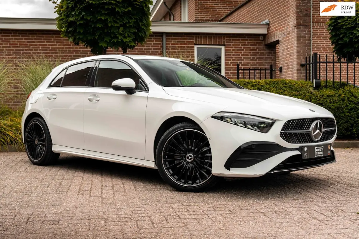 250 e AMG Line 218 PK 1e Eig Sfeerverlichting Widescreen Keyless Camera 19''