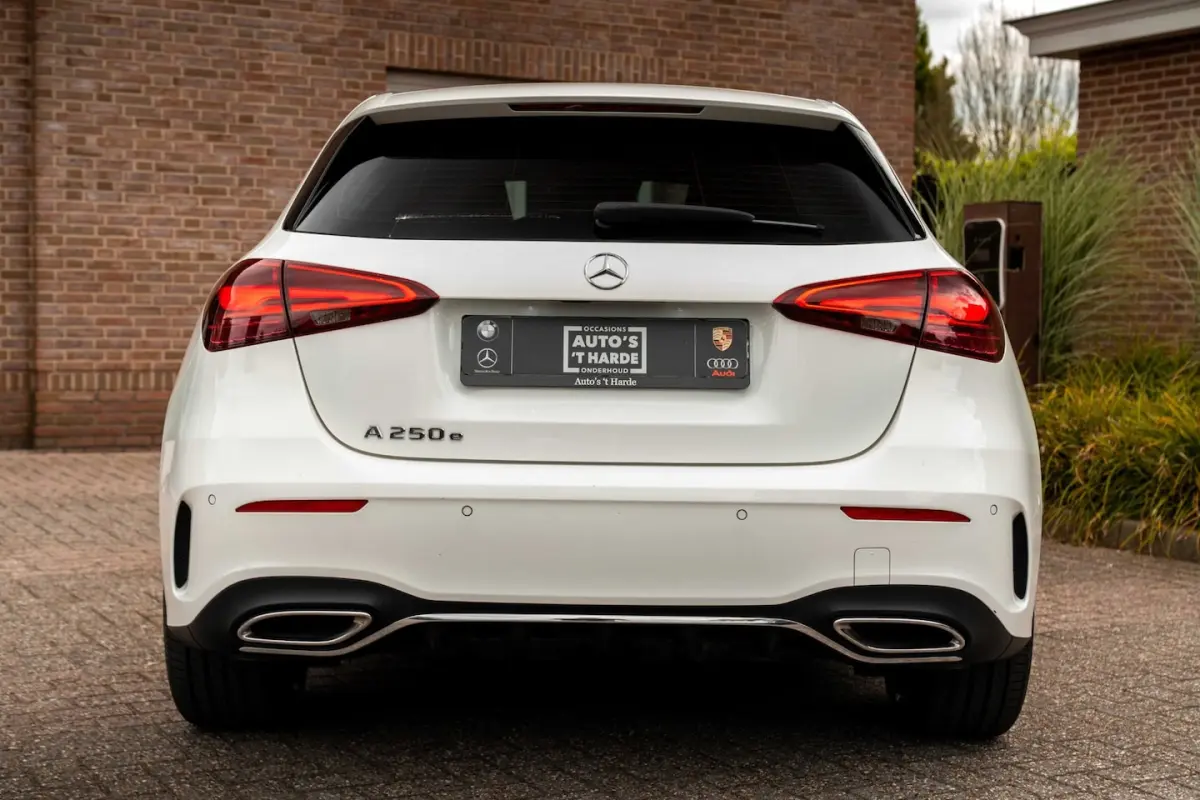 250 e AMG Line 218 PK 1e Eig Sfeerverlichting Widescreen Keyless Camera 19''