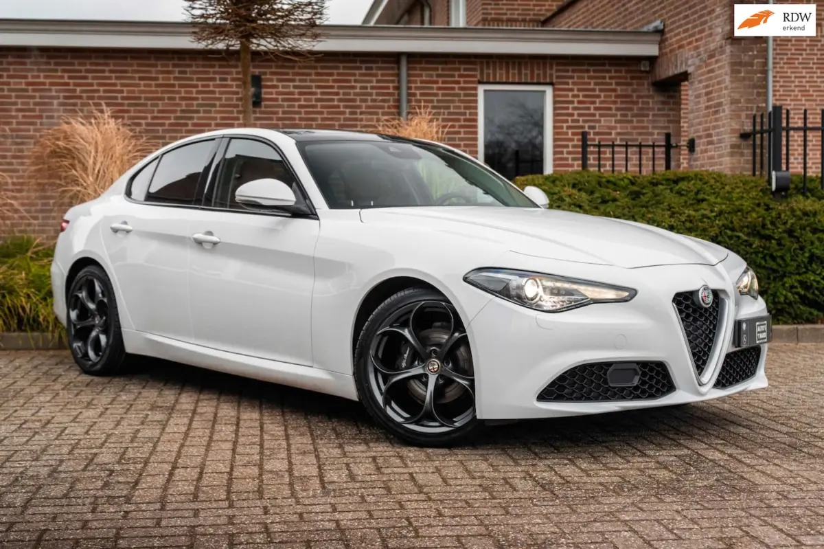 2.0T Super 200 PK Aut. Pano Keyless Half/Leder Xenon 19''