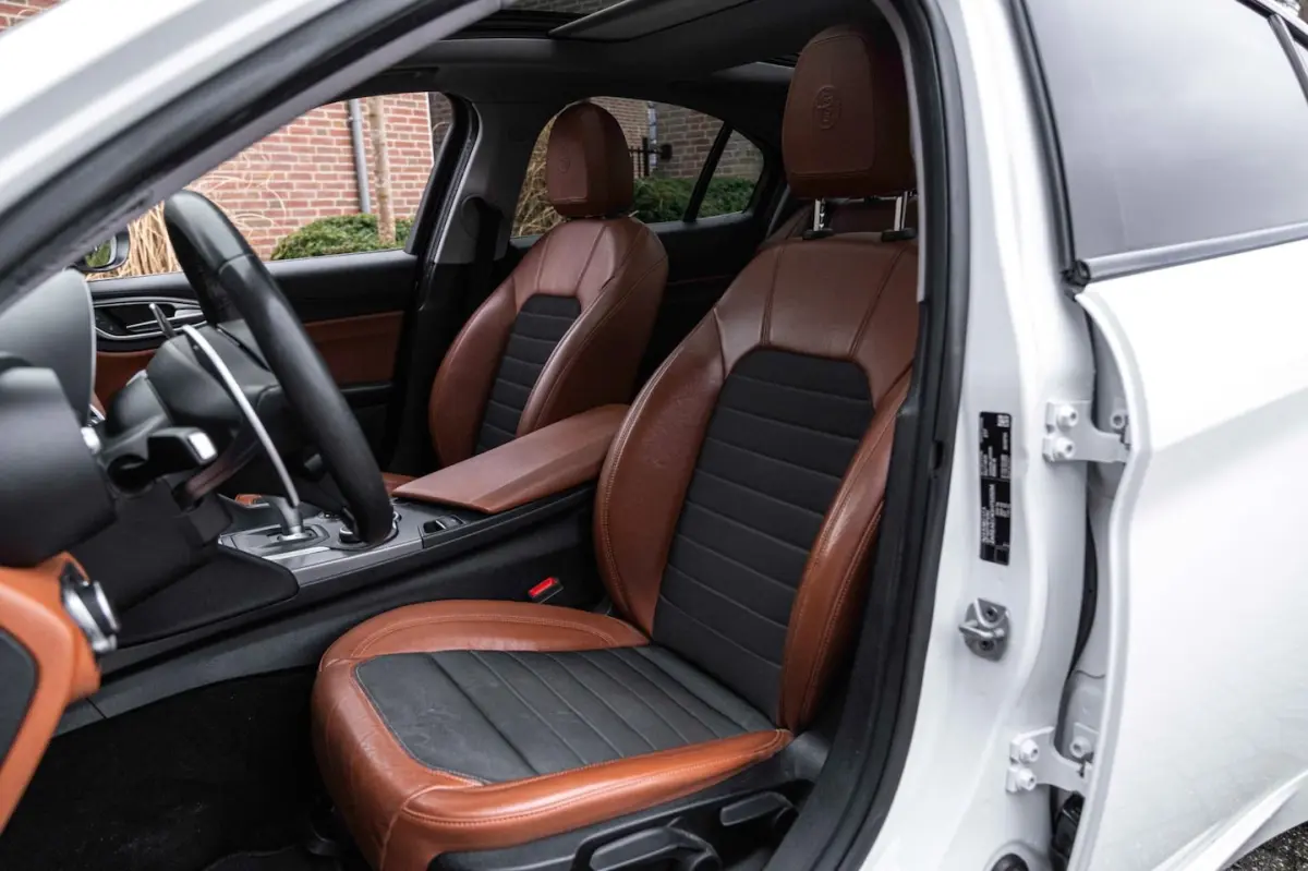 2.0T Super 200 PK Aut. Pano Keyless Half/Leder Xenon 19''
