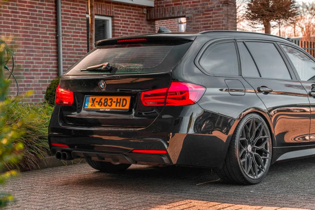 318i M-Sport LED Half/Leer Stoelverwarming Elek.Klep 19''