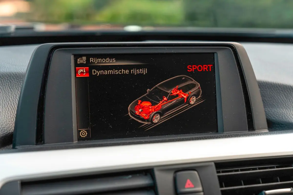 318i M-Sport LED Half/Leer Stoelverwarming Elek.Klep 19''