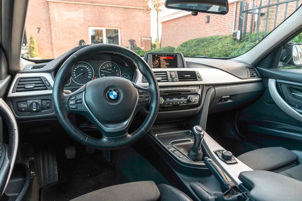 318i M-Sport LED Half/Leer Stoelverwarming Elek.Klep 19''