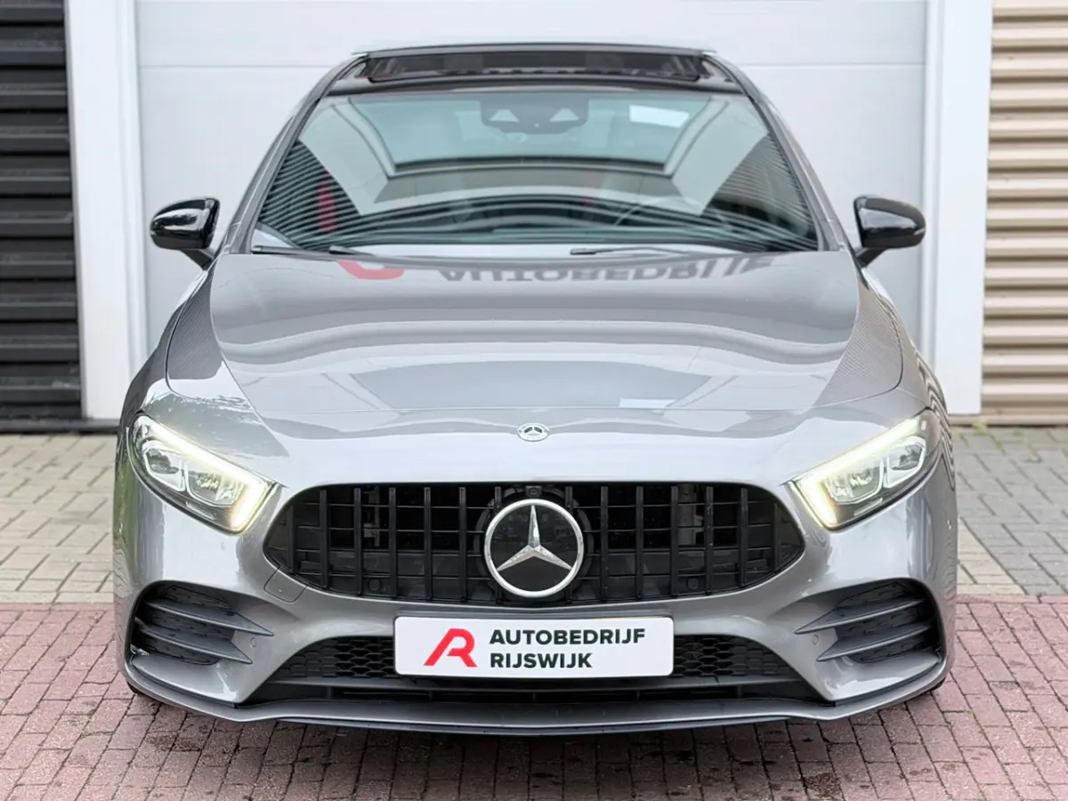 200 Launch Edition Premium Plus Pano/Sfeer