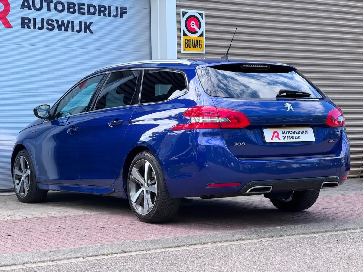 1.2 PureTech Blue Lease Premium Camera