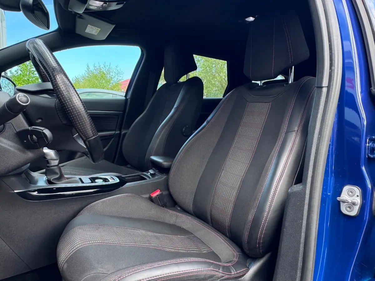 1.2 PureTech Blue Lease Premium Camera